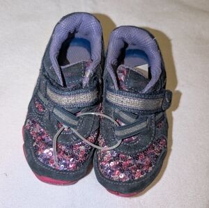 💜3/$15 5/$20 7/$25💜Girls Sz 5 Stride Rite Shoes